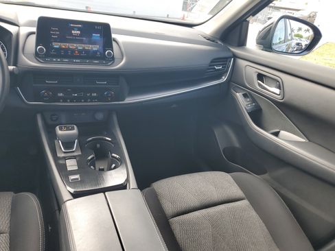 Certified 2024 Nissan Rogue SV image 17