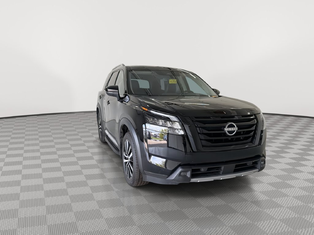 Certified 2025 Nissan Pathfinder Platinum w/ Lighting Package (N93) FWD image 4