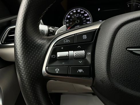 Used 2025 Genesis G70 2.5T image 36