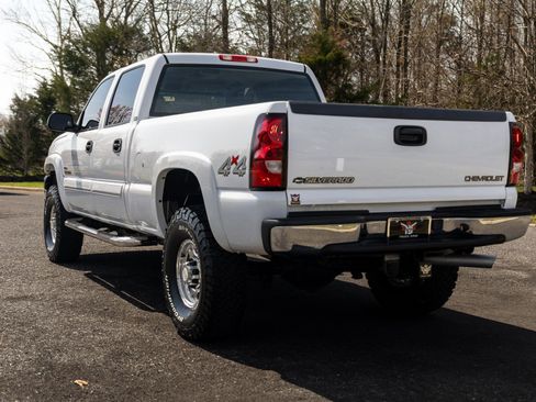 Used 2005 Chevrolet Silverado 2500 LS w/ Heavy-Duty Power Package image 17