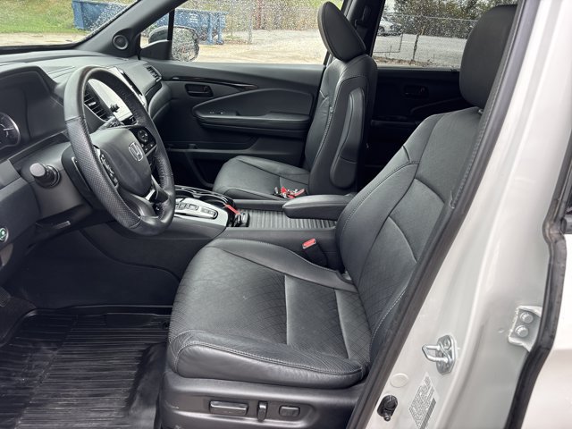 Used 2023 Honda Passport Elite image 16