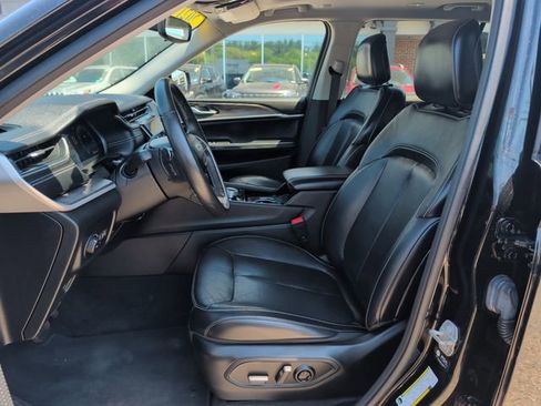 Used 2021 Jeep Grand Cherokee L Limited AWD/4WD image 12