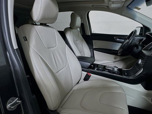 Used 2019 Ford Edge Titanium w/ Cold Weather Package AWD/4WD image 29