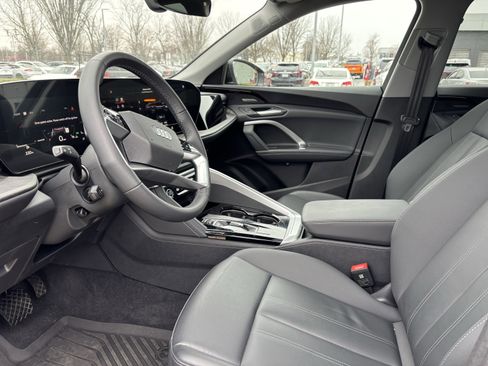 Used 2025 Audi Q5 Premium Plus w/ Premium Plus image 15
