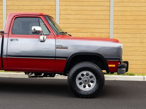 Used 1991 Dodge D/W Truck 250 image 15