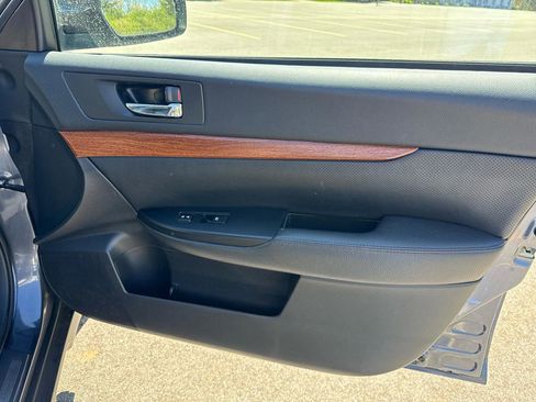 Used 2014 Subaru Outback 2.5i Limited AWD/4WD image 25