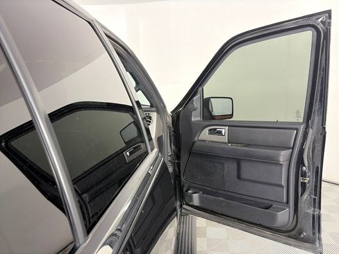 Used 2017 Ford Expedition EL Limited w/ Equipment Group 301A AWD/4WD image 31