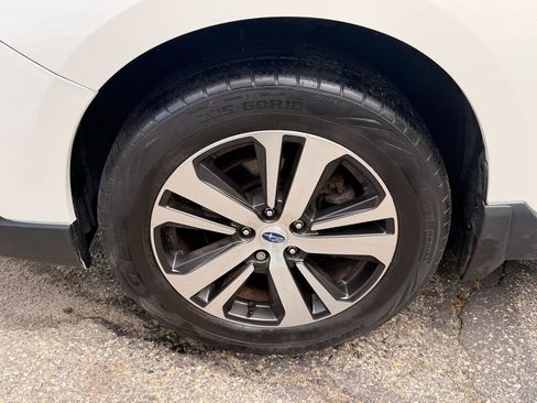 Used 2018 Subaru Outback 2.5i Limited AWD/4WD image 14