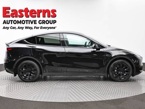 Used 2024 Tesla Model Y Long Range AWD/4WD image 4