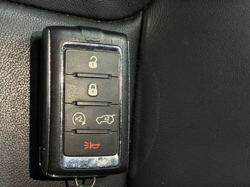 Used 2023 Jeep Grand Cherokee L Limited w/ Black Appearance Package AWD/4WD image 20