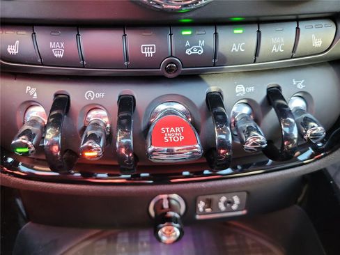 Used 2017 MINI Cooper Clubman S image 29