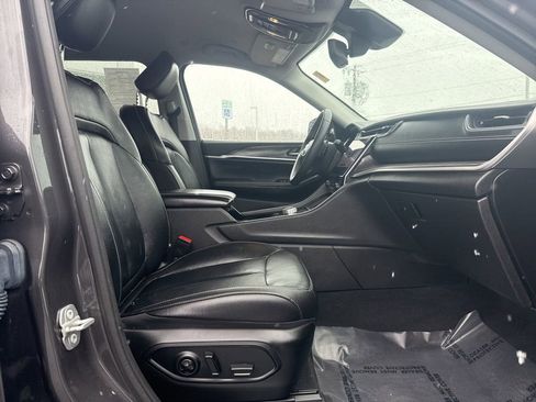 Used 2023 Jeep Grand Cherokee L Limited image 13