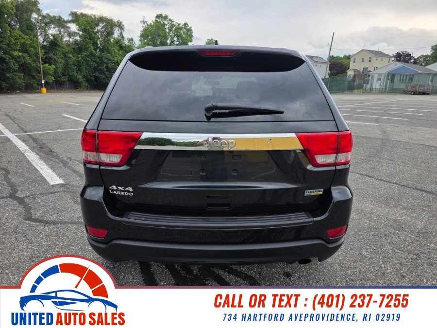 Used 2012 Jeep Grand Cherokee Laredo w/ Laredo E Group AWD/4WD image 4