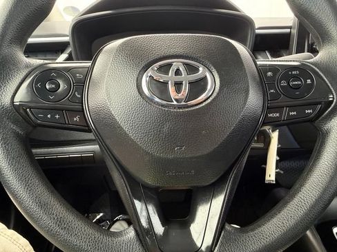 Used 2025 Toyota Corolla LE FWD image 40
