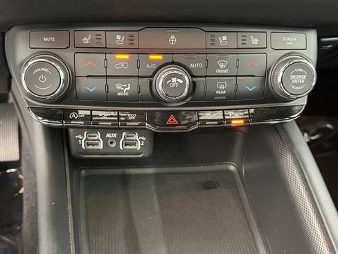 Used 2024 Dodge Durango GT AWD/4WD image 36