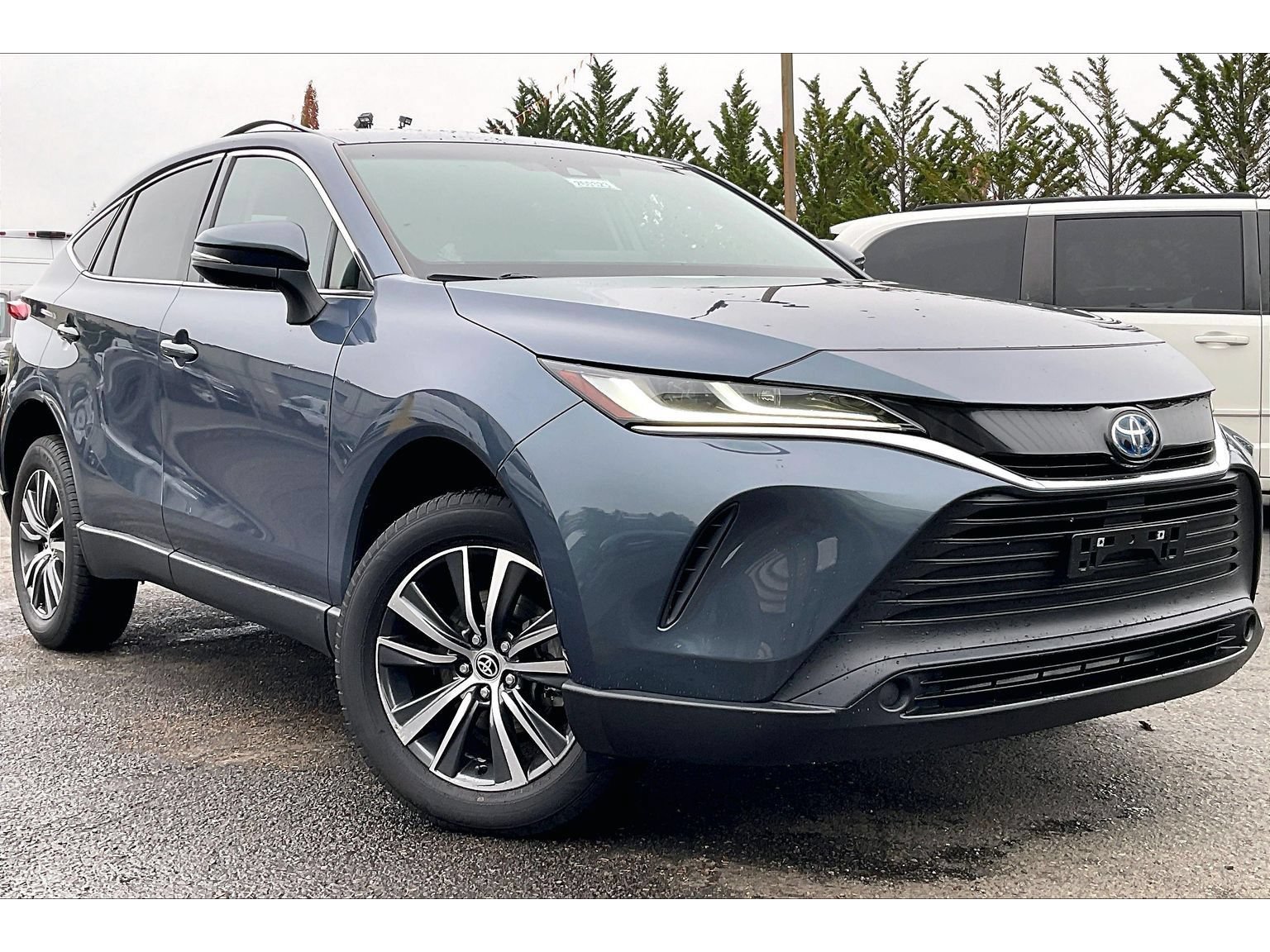 Used 2024 Toyota Venza LE AWD/4WD image 1