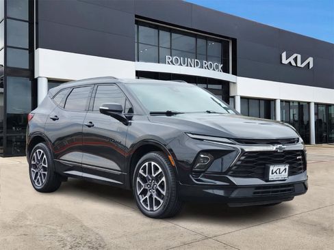 Used 2023 Chevrolet Blazer RS image 3