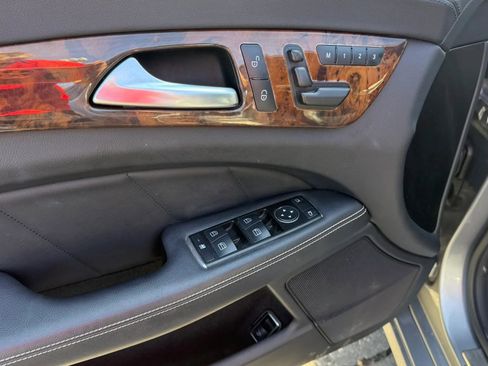 Used 2014 Mercedes-Benz CLS 550 4MATIC w/ Premium 1 Package image 16