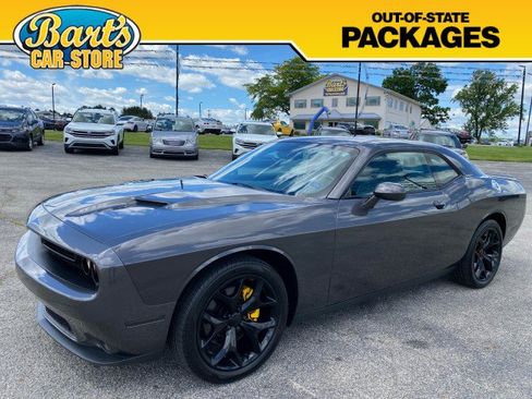 Used 2015 Dodge Challenger SXT Plus RWD image 3