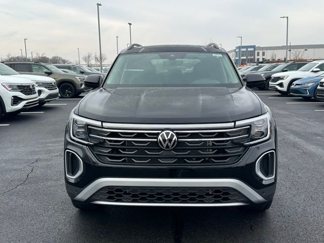 New 2026 Volkswagen Atlas Peak Edition AWD/4WD image 2