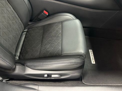 Used 2017 Nissan Maxima SR w/ Midnight Edition image 55