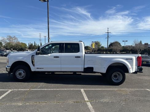 Used 2024 Ford F350 XLT image 2