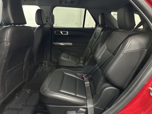 Used 2024 Ford Explorer XLT w/ Equipment Group 202A image 33
