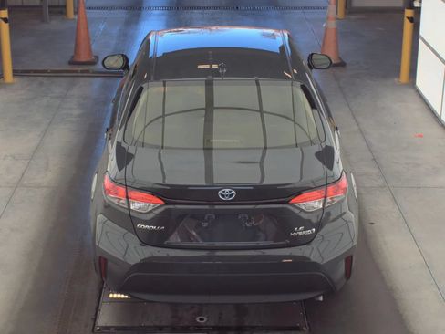 Used 2023 Toyota Corolla LE FWD image 5