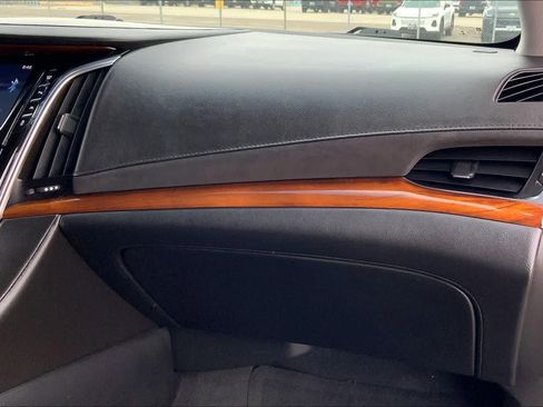 Used 2016 Cadillac Escalade ESV Luxury AWD/4WD image 18