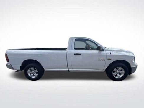 Used 2022 RAM 1500 Classic SLT AWD/4WD image 2