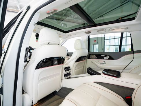 Used 2023 Mercedes-Benz Maybach GLS 600 4MATIC image 54