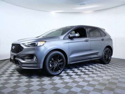 Used 2022 Ford Edge ST-Line w/ Cold Weather Package AWD/4WD image 2