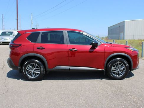 Used 2023 Nissan Rogue S FWD image 17
