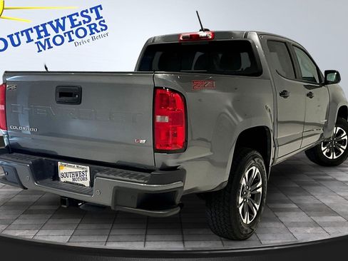 Used 2022 Chevrolet Colorado Z71 AWD/4WD image 7