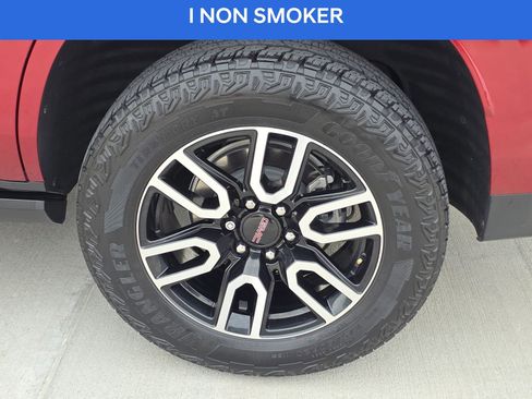 Used 2023 GMC Yukon AT4 image 11