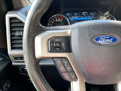 Used 2018 Ford F150 Lariat RWD image 24