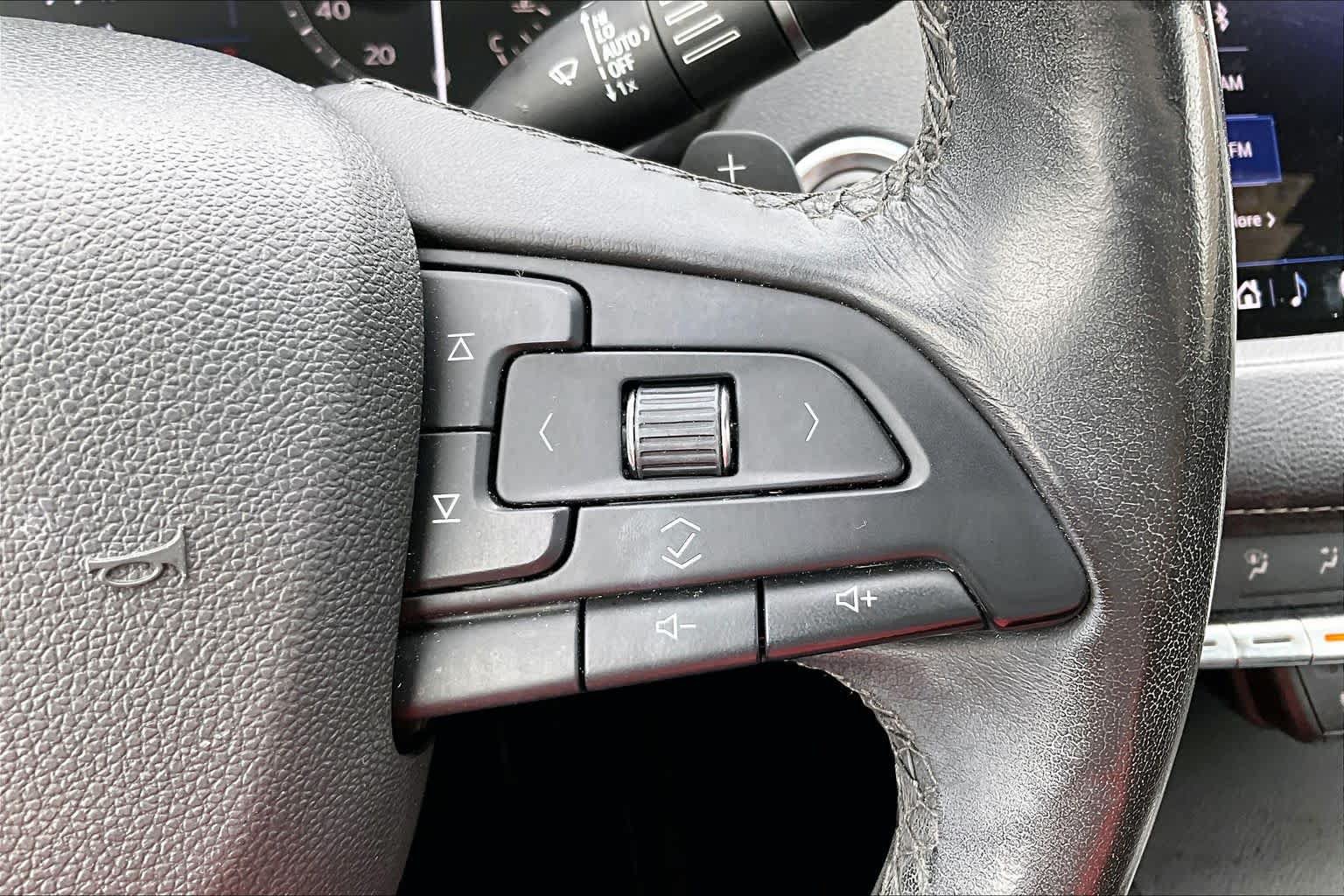 Used 2019 Cadillac XT4 Premium Luxury w/ Cold Weather Package FWD image 22