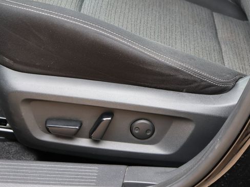 Used 2021 Nissan Rogue SV image 24