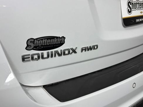 Used 2017 Chevrolet Equinox Premier w/ Enhanced Convenience Package AWD/4WD image 11