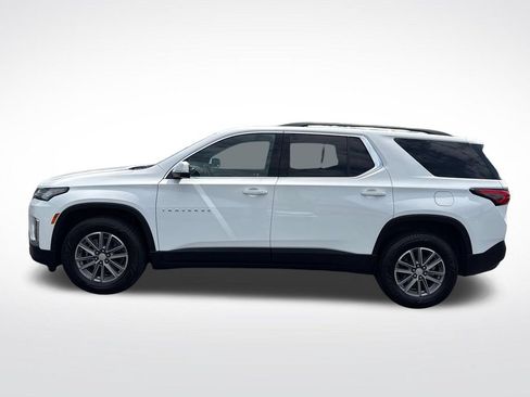Used 2022 Chevrolet Traverse LT FWD image 2