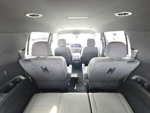 Used 2024 Chevrolet Traverse LT FWD image 13