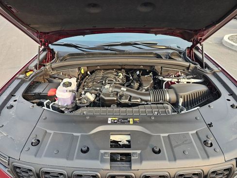 New 2025 Jeep Grand Cherokee Altitude image 9