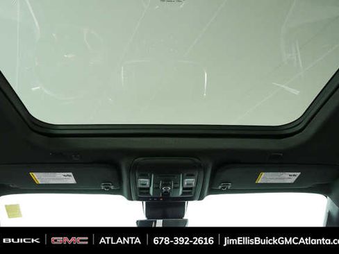 Used 2023 Chevrolet Suburban High Country image 21