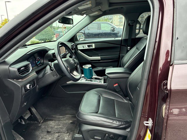 Used 2023 Ford Explorer Limited w/ Equipment Group 301A AWD/4WD image 13