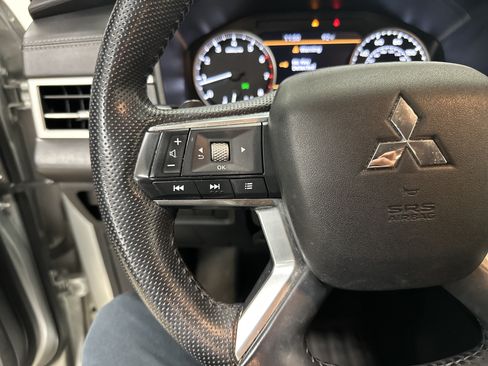 Used 2024 Mitsubishi Outlander SE AWD/4WD image 19