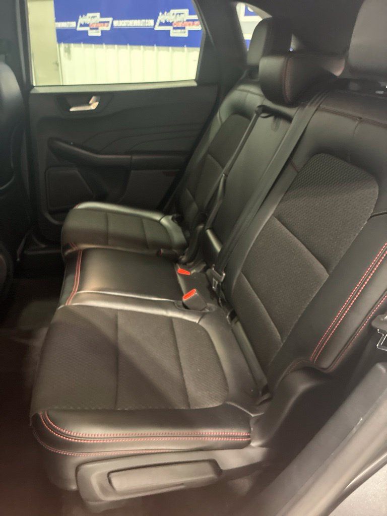 Used 2025 Ford Escape ST-Line FWD image 28