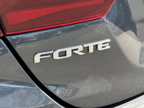 Used 2020 Kia Forte LXS image 29