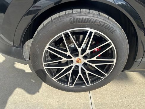 Used 2025 Porsche Cayenne S AWD/4WD image 20
