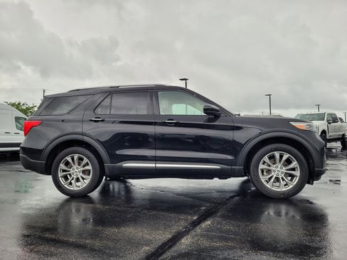 Used 2022 Ford Explorer Limited AWD/4WD image 2