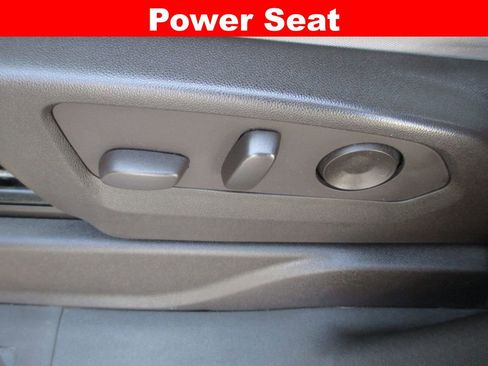 Used 2021 GMC Yukon SLE image 23